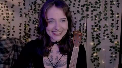 Snapshot of risha_laass chatting on 09.25.25 risha_laass online show from 09.25.25