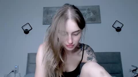 Snapshot of rita_orra chatting on 09.25.25 Rita online show from 09.25.25