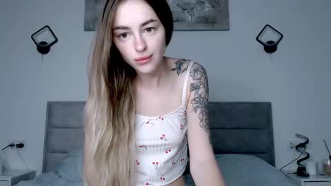 Snapshot of rita_orra chatting on 10.01.25 Rita online show from 10.01.25