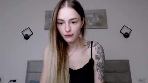 Snapshot of rita_orra chatting on 10.13.25 Rita online show from 10.13.25