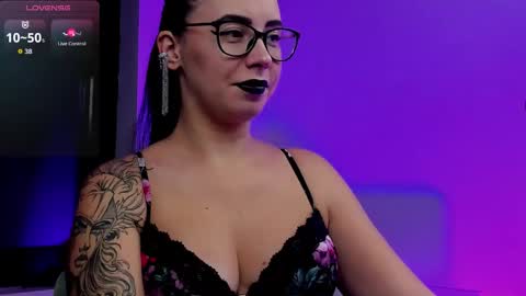 Snapshot of ritasunset chatting on 11.12.25 Miss Rita online show from 11.12.25