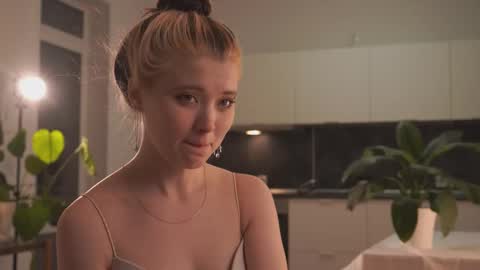 Snapshot of rivagosnell chatting on 02.11.26 Akemi online show from 02.11.26