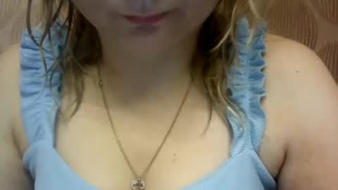 Snapshot of riveramaureen chatting on 12.21.24 RiveraMaureen online show from 12.21.24