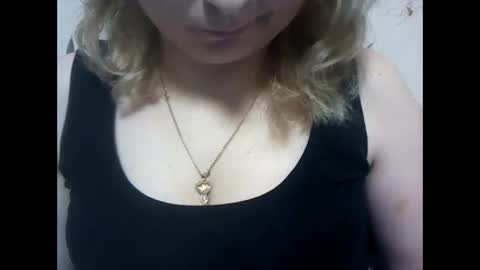 Snapshot of riveramaureen chatting on 12.28.24 RiveraMaureen online show from 12.28.24