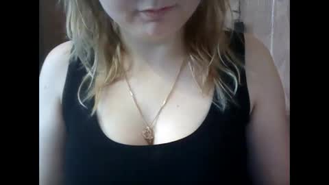 Snapshot of riveramaureen chatting on 02.16.25 RiveraMaureen online show from 02.16.25