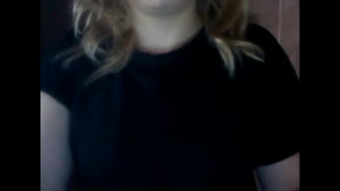 Snapshot of riveramaureen chatting on 02.19.25 RiveraMaureen online show from 02.19.25