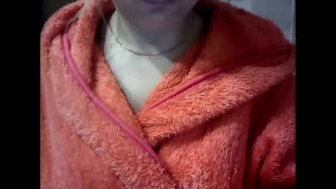 Snapshot of riveramaureen chatting on 11.14.25 RiveraMaureen online show from 11.14.25