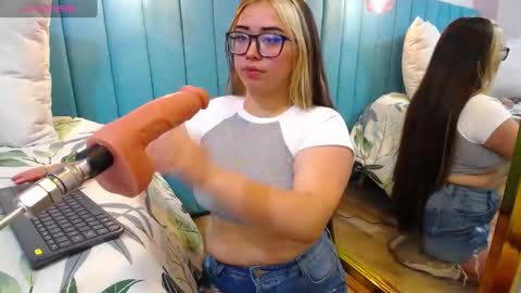 Snapshot of rixvenom chatting on 12.14.24 RIX VENOM online show from 12.14.24