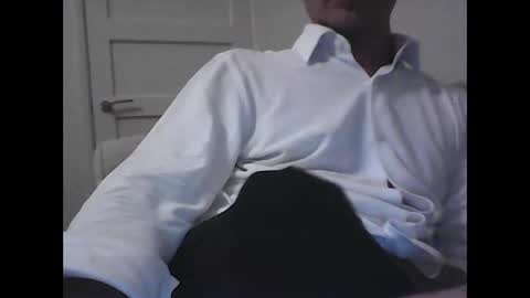 Snapshot of rjppn548604 chatting on 10.28.25 Wednesday morning online show from 10.28.25