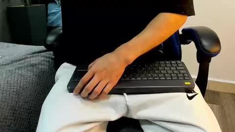 Roan Birkin online show from 11.03.25