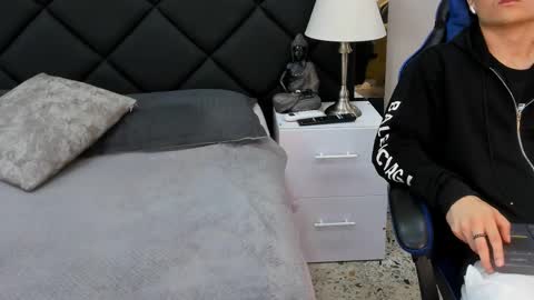 Snapshot of roan_birkin chatting on 03.23.26 Roan Birkin online show from 03.23.26
