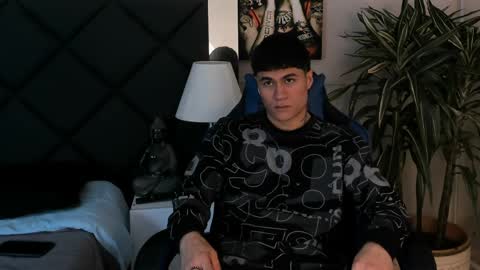 Snapshot of roan_birkin chatting on 04.04.26 Roan Birkin online show from 04.04.26