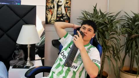 Snapshot of roan_birkin chatting on 04.06.26 Roan Birkin online show from 04.06.26