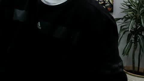 Snapshot of roan_birkin chatting on 04.16.26 Roan Birkin online show from 04.16.26