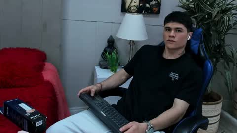 Snapshot of roan_birkin chatting on 07.14.26 Roan Birkin online show from 07.14.26