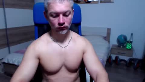 Snapshot of robbyshawz chatting on 12.19.25 robbyshawz online show from 12.19.25