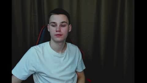 Snapshot of robert10211 chatting on 12.21.24 robert10211 online show from 12.21.24