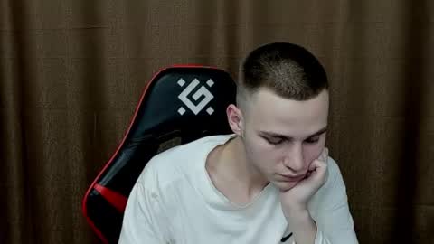 Snapshot of robert10211 chatting on 12.28.24 robert10211 online show from 12.28.24