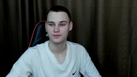 Snapshot of robert10211 chatting on 01.09.25 robert10211 online show from 01.09.25