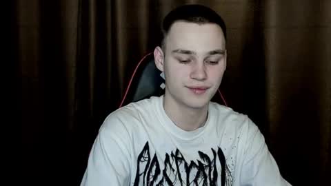 Snapshot of robert10211 chatting on 02.03.25 robert10211 online show from 02.03.25