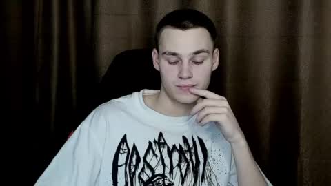 Snapshot of robert10211 chatting on 02.11.25 robert10211 online show from 02.11.25