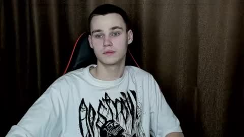 Snapshot of robert10211 chatting on 02.12.25 robert10211 online show from 02.12.25