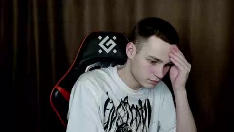 Snapshot of robert10211 chatting on 02.13.25 robert10211 online show from 02.13.25