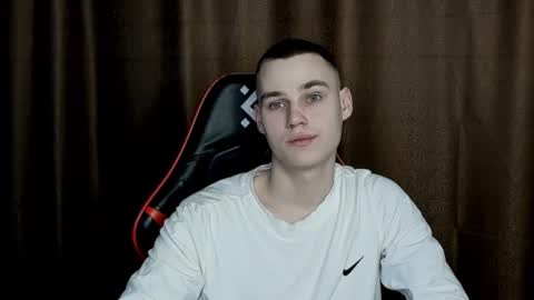 Snapshot of robert10211 chatting on 02.17.25 robert10211 online show from 02.17.25