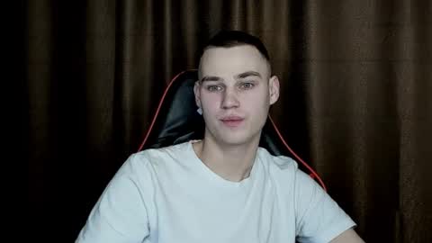 Snapshot of robert10211 chatting on 02.18.25 robert10211 online show from 02.18.25