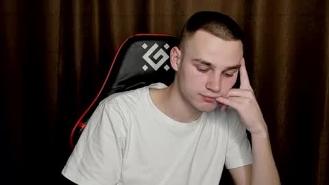 Snapshot of robert10211 chatting on 02.19.25 robert10211 online show from 02.19.25