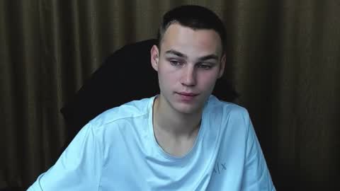 Snapshot of robert10211 chatting on 09.08.25 robert10211 online show from 09.08.25