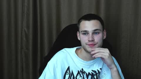 Snapshot of robert10211 chatting on 09.15.25 robert10211 online show from 09.15.25