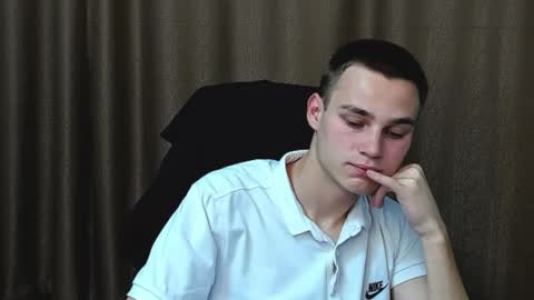 Snapshot of robert10211 chatting on 09.16.25 robert10211 online show from 09.16.25