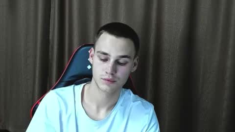 Snapshot of robert10211 chatting on 10.07.25 robert10211 online show from 10.07.25