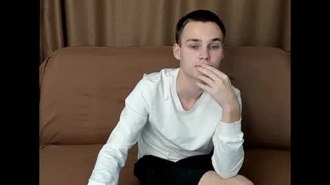 Snapshot of robert10211 chatting on 10.22.25 robert10211 online show from 10.22.25