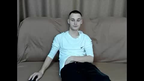 Snapshot of robert10211 chatting on 10.27.25 robert10211 online show from 10.27.25