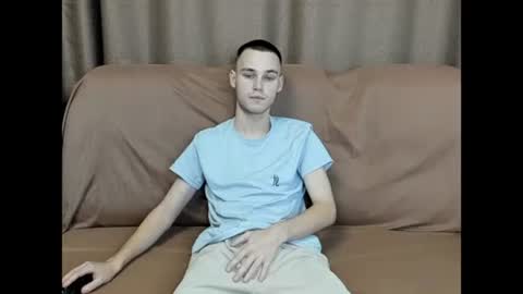 Snapshot of robert10211 chatting on 10.28.25 robert10211 online show from 10.28.25