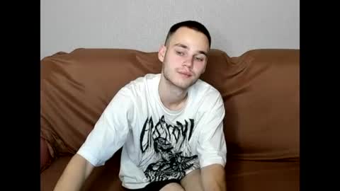 Snapshot of robert10211 chatting on 11.02.25 robert10211 online show from 11.02.25