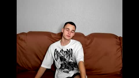 Snapshot of robert10211 chatting on 11.05.25 robert10211 online show from 11.05.25