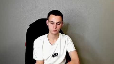 Snapshot of robert10211 chatting on 11.22.25 robert10211 online show from 11.22.25