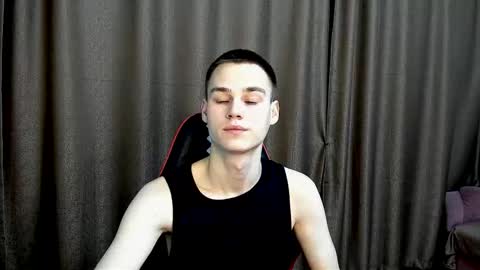 Snapshot of robert10211 chatting on 12.15.25 robert10211 online show from 12.15.25