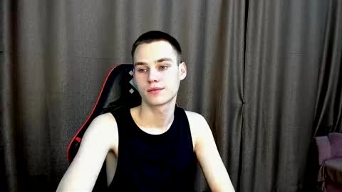 Snapshot of robert10211 chatting on 12.15.25 robert10211 online show from 12.15.25