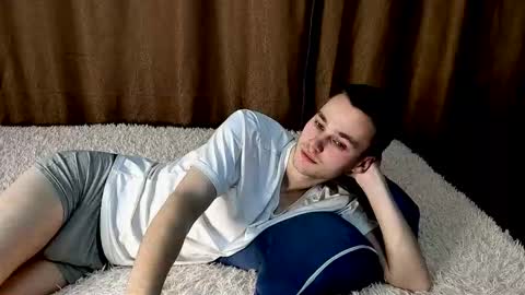 robert10211 online show from 02.24.26