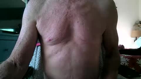 Snapshot of robert45556 chatting on 11.26.25 robert online show from 11.26.25