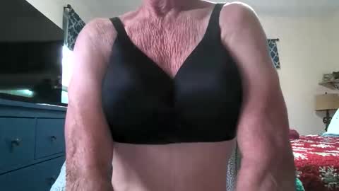 Snapshot of robert45556 chatting on 11.28.25 robert online show from 11.28.25