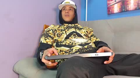 Snapshot of robert_kingg chatting on 12.19.24 robert_kingg online show from 12.19.24