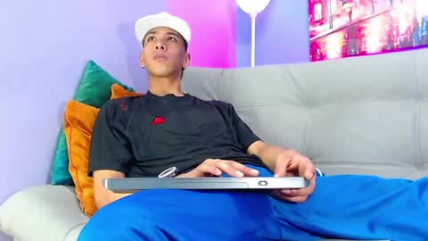 Snapshot of robert_kingg chatting on 02.06.25 robert_kingg online show from 02.06.25