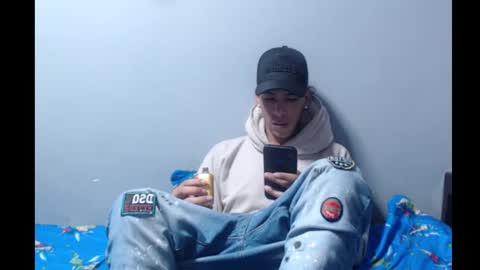 Snapshot of robert_kingg chatting on 12.03.25 robert_kingg online show from 12.03.25