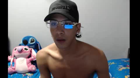 Snapshot of robert_kingg chatting on 12.15.25 robert_kingg online show from 12.15.25