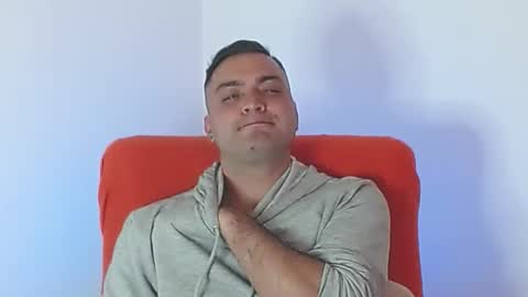 Snapshot of robert_leroy chatting on 10.23.25 Stiven - online show from 10.23.25